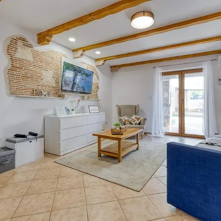 Casa Veznaveri Вілла *