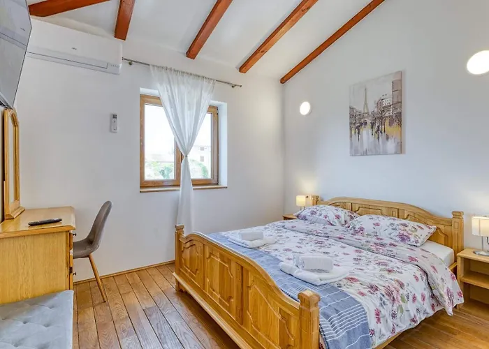 Casa Veznaveri Villa *